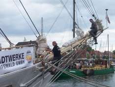 Auftakeln der Greif/Segelschulschiff Greifswald