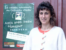 Frau Günther, stellvertretende Leiterin des Abendgymnasiums Wolfgang Koeppen in Greifswald