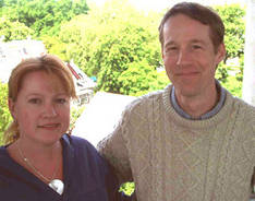 Alison Calder und Prof. Dr. Warren Cariou genießen den Blick auf Greifswald (Foto: Universität Greifswald/Steinke)