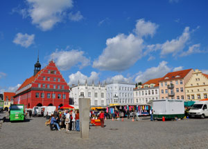 Händler für Kunsthandwerker-Weihnachtsmarkt in Greifswald gesucht