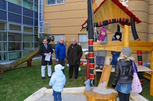 Spielplatz an Greifswalder Kinder-Uniklinik eröffnet